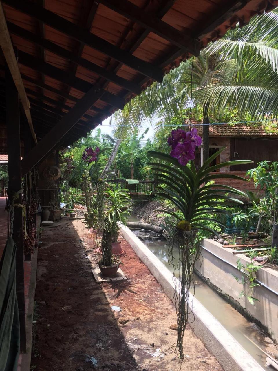 Charming Countryside Homestay Ben Tre Extérieur photo